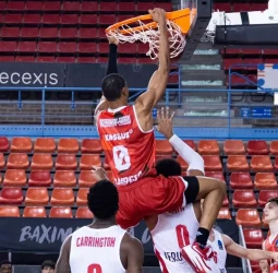 El BAXI Manresa supera al Hapoel Jerusalem en un partido sin público y bajo tensión (101-94)