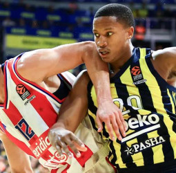 El Zvezda sorprende al campeón de Europa en Estambul, 81-86