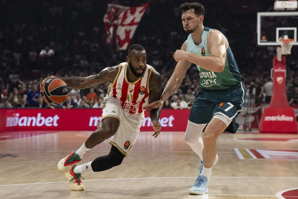 Crvena Zvezda se desata tras el descanso y doblega a Baskonia con autoridad (90-72)