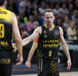 La Laguna Tenerife sigue imparable y se queda en lo más alto (96-80)