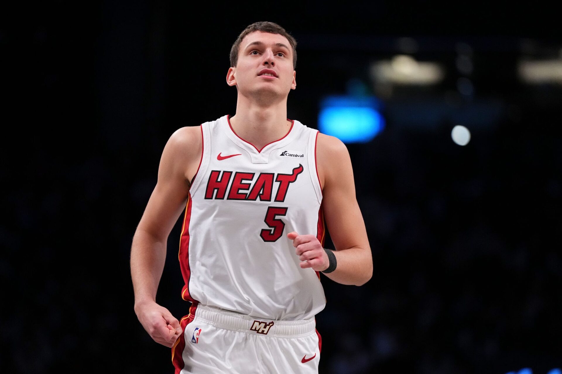 Nikola Jovic firma una extensión de 4 años con los Miami Heat