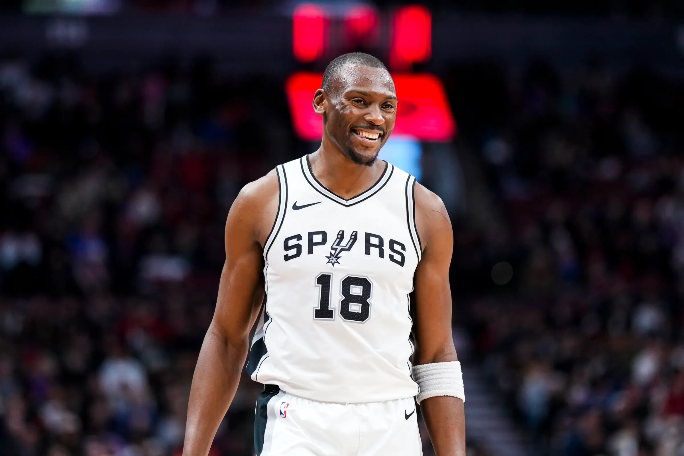 Bismack Biyombo se gana un lugar en la plantilla de los San Antonio Spurs
