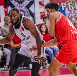 Hapoel Tel Aviv impone su ley ante Partizan y se mantiene líder de la EuroLeague, 97-84