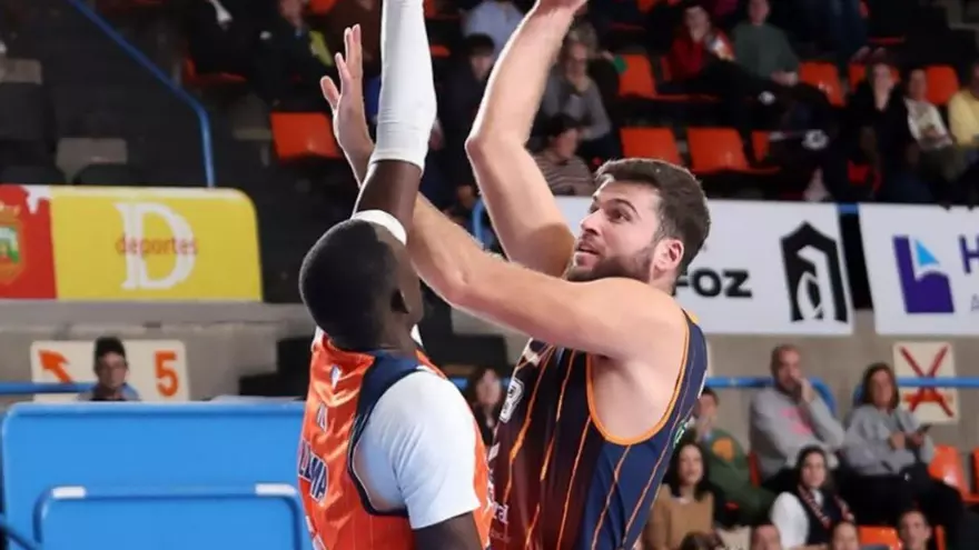 El Leyma Coruña impone su jerarquía y firma un histórico 5-0 (82-97)