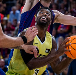 El Hiopos Lleida asalta el Palau y prolonga la crisis de un Barça sin rumbo, 86-91
