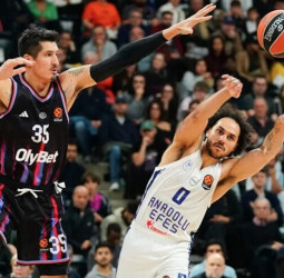 Anadolu Efes resiste la presión y conquista París, 80-90