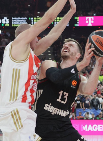 Andreas Obst desata su festival de triples y da el triunfo al Bayern, 97-88