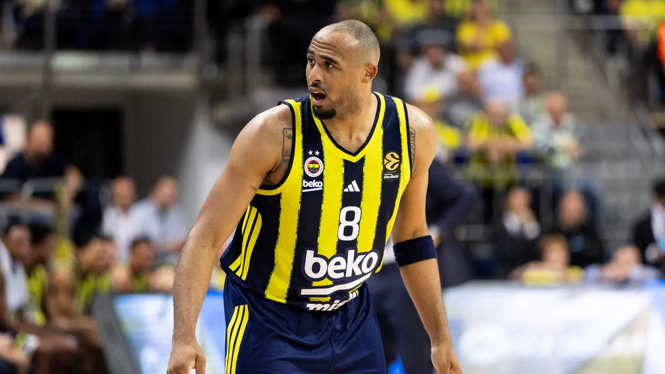 Fenerbahce quiere levantarse; Zvezda, estrenar su casillero