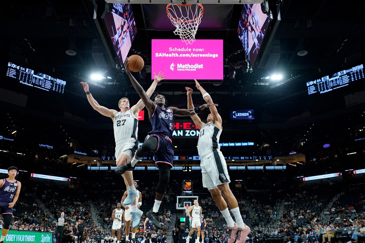 Oladipo, de vuelta al parqué NBA tras más de dos años