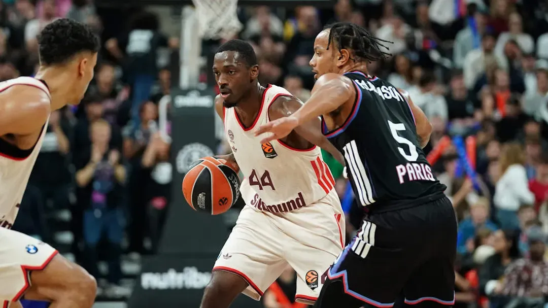 Bayern Múnich asalta París con la jerarquía de Dinwiddie y el acierto final de Rathan-Mayes, 82-86