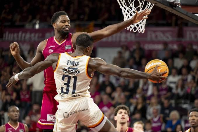 El UCAM Murcia arrolla al Hiopos Lleida (71-107)