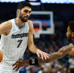 Aldama marca el camino y Memphis resuelve en el clutch: 102-96 ante unos Mavericks sin respuestas