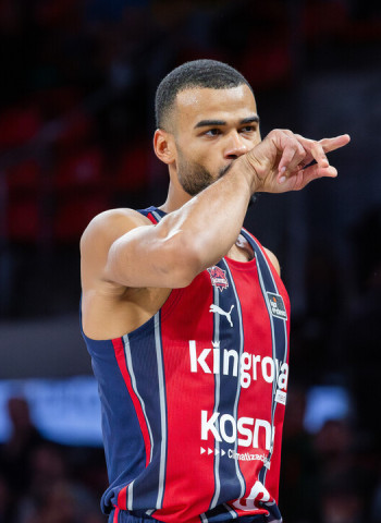 Kosner Baskonia firma la primera mitad más anotadora en 29 años