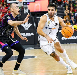 El Real Madrid sufre para ganar en Granada (100-111)
