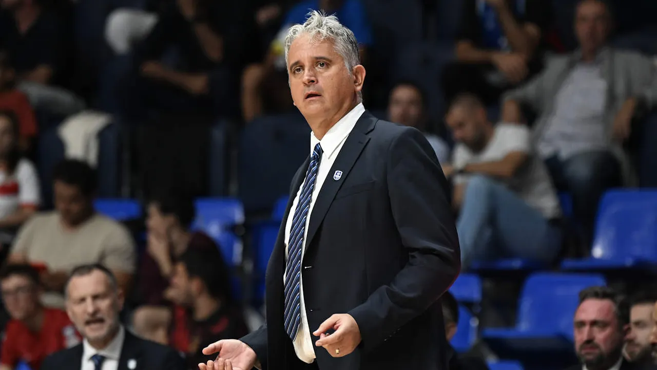 Anadolu Efes destituye a Igor Kokoskov tras la dura derrota en Mónaco