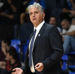 Anadolu Efes destituye a Igor Kokoskov tras la dura derrota en Mónaco