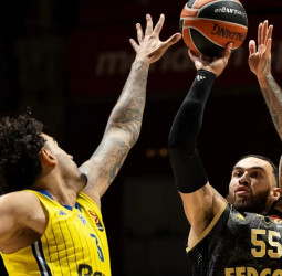 Mike James lidera a Mónaco en una épica victoria ante Maccabi tras una prórroga en Belgrado, 107-112
