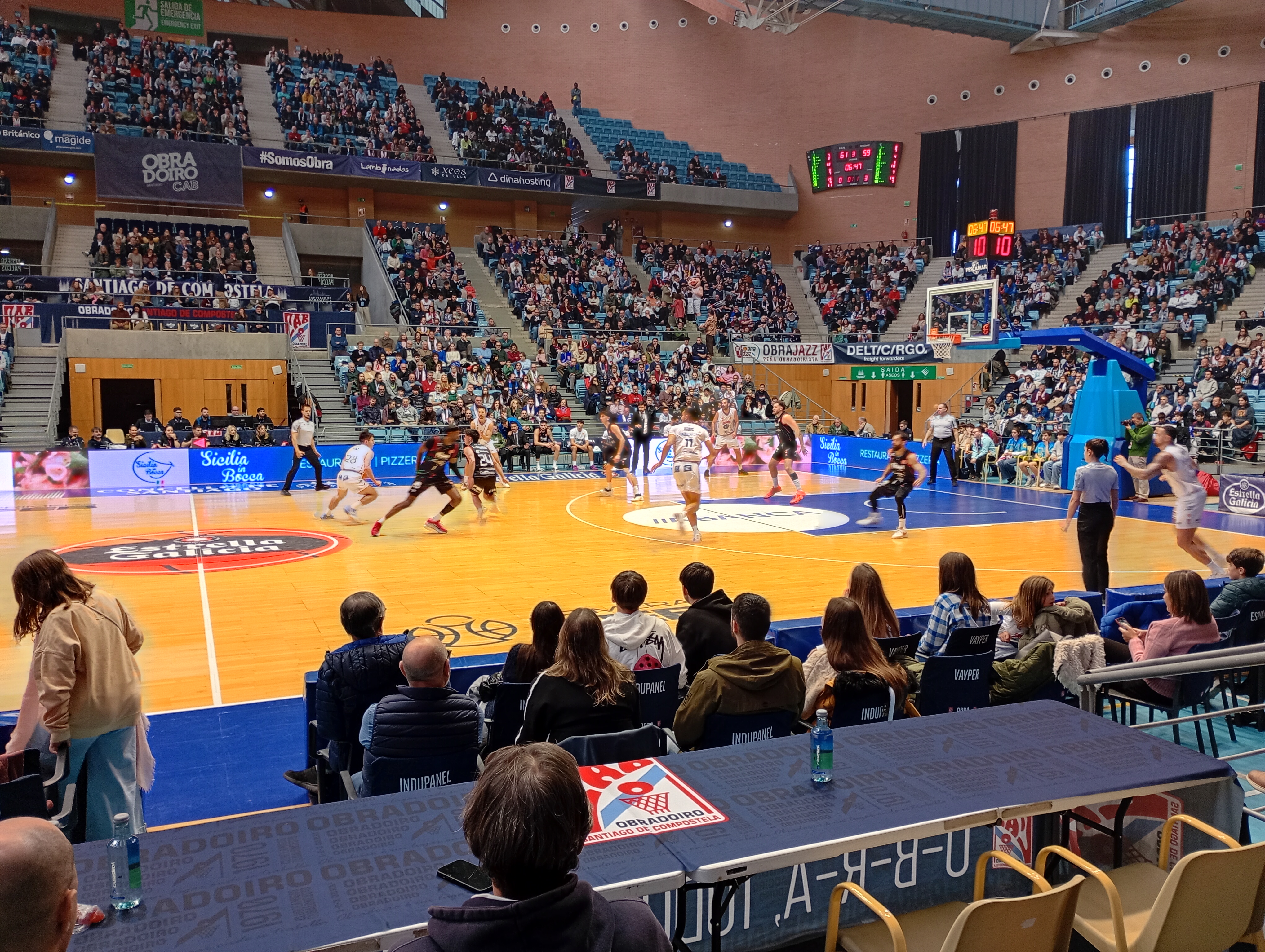 Monbus Obradoiro se lleva un espectacular duelo ofensivo donde ejerció de apisonadora (99-89)