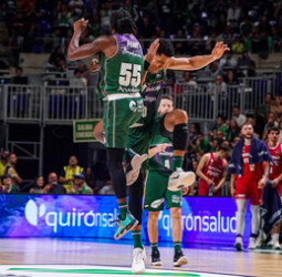 Un último cuarto explosivo impulsa el resurgir de Unicaja (95-71)