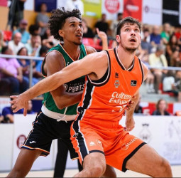 Ethan Happ, recuperado tras 13 meses, busca destino mientras Valencia le propone una indemnización