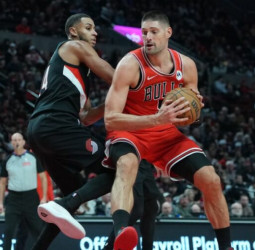 Vučević silencia Portland sobre la bocina y los Bulls escapan de un vuelco monumental, 122-121