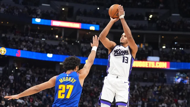 Westbrook cambia el pulso del partido y los Kings frenan su caída: 128-123 ante un Jokic descomunal