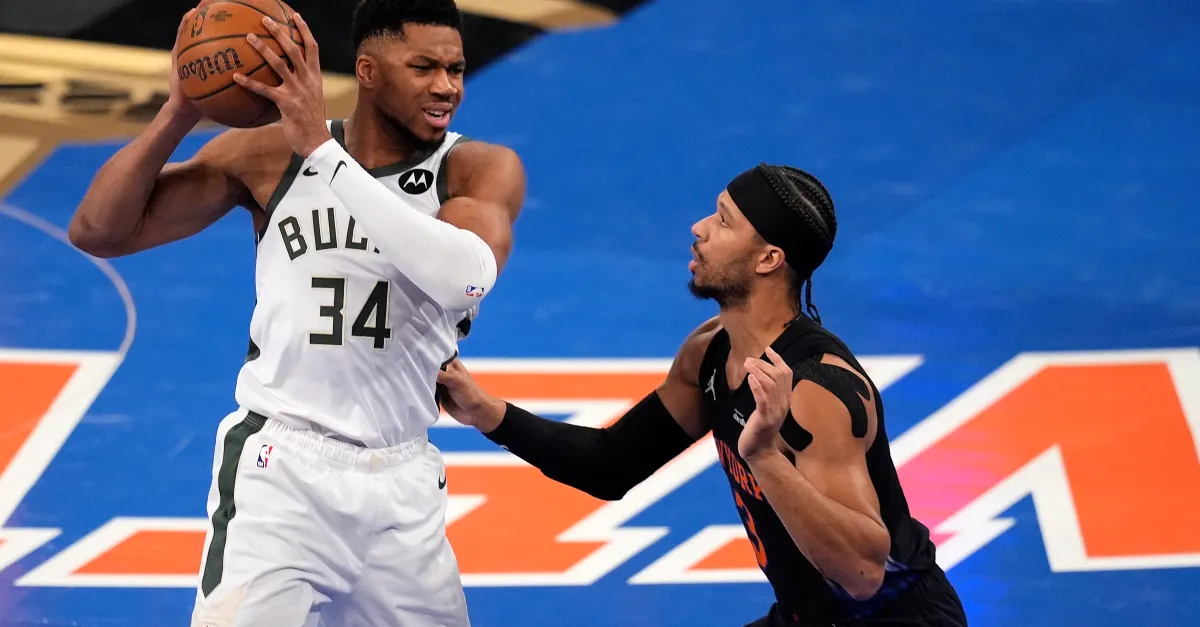 Brunson impone su ley y los Knicks sellan el pase ante unos Bucks que recuperaron a Giannis (118-109)