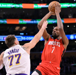 NBA Christmas Day: Amen Thompson lidera a Houston Rockets en una victoria contundente ante Los Angeles Lakers (117-96)