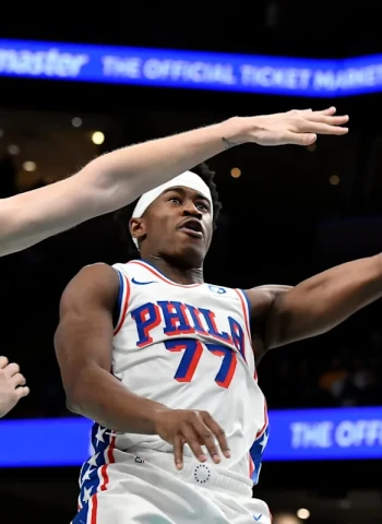 NBA | Philadelphia 76ers resisten en Memphis y deciden en la prórroga con un triple de VJ Edgecombe (139-136)