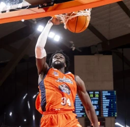 El Leyma Básquet Coruña cumple en Cartagena y refuerza su liderato invicto en Primera FEB (80-89)