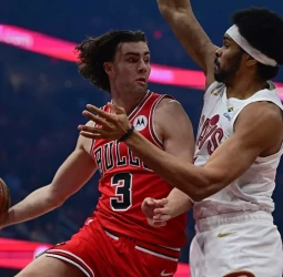 Buzelis y Vucevic sostienen a Chicago en Cleveland y deciden en el último cuarto, 136-125