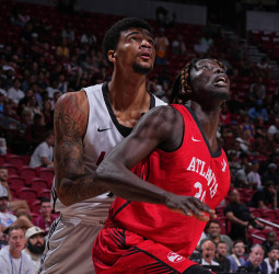 El debut americano de Eli Ndiaye se queda en pausa