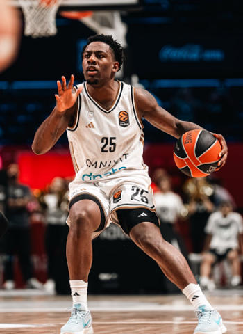 Wright IV decide sobre la bocina y Dubai culmina la remontada ante Bayern, 89-88
