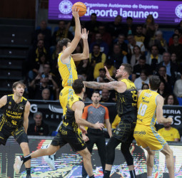 El Dreamland Gran Canaria da la sorpresa en Tenerife (70-71)