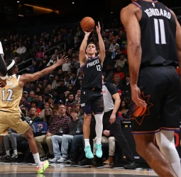 La noche NBA deja exhibiciones individuales y victorias clave en ambas conferencias