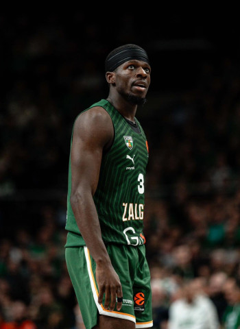 Francisco vuelve a decidir y Zalgiris sobrevive al caos final en París, 105-108