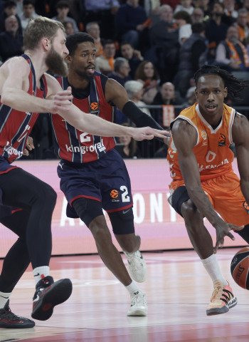 Valencia Basket aleja los fantasmas de los últimos partidos con una sufrida victoria en casa ante el Kosner Baskonia (91-81)