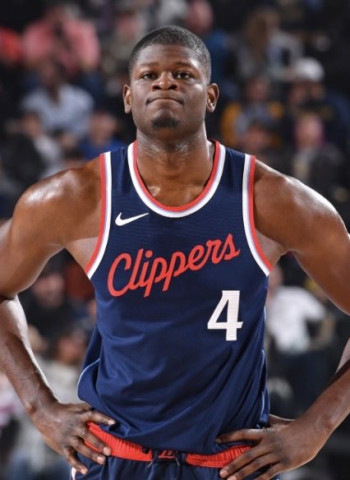 Mo Bamba refuerza el juego interior de Toronto con un contrato por una temporada
