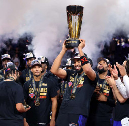 Nueva York se levanta a tiempo, doblega a los Spurs y alza el estandarte de la NBA Cup, 113-124