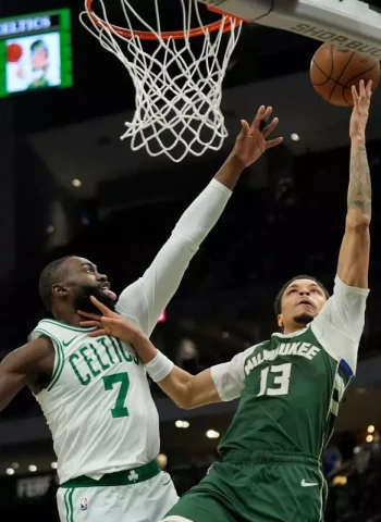 Kuzma y Portis sostienen a Milwaukee y los Bucks tumban a Boston sin Giannis, 116-101