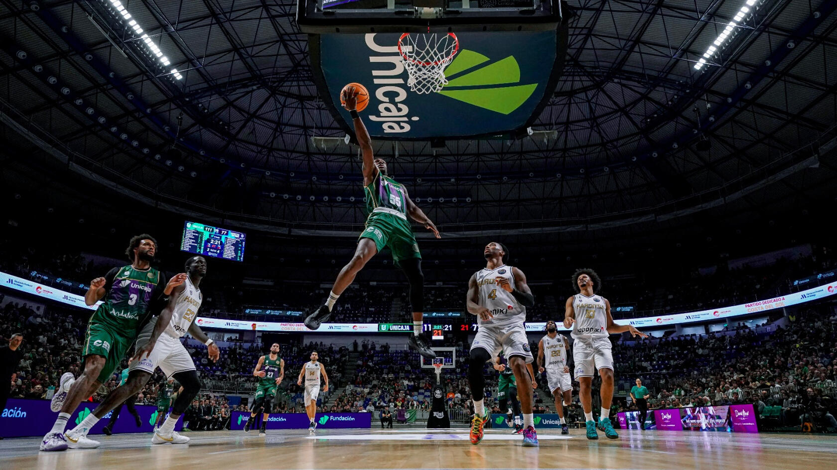Un Unicaja de récord acaba invicto la fase regular (115-84)