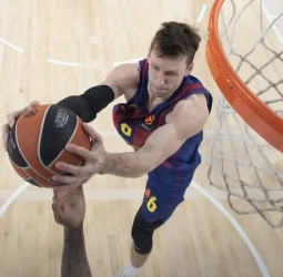 Barcelona reta al campeón en Estambul en plena racha victoriosa