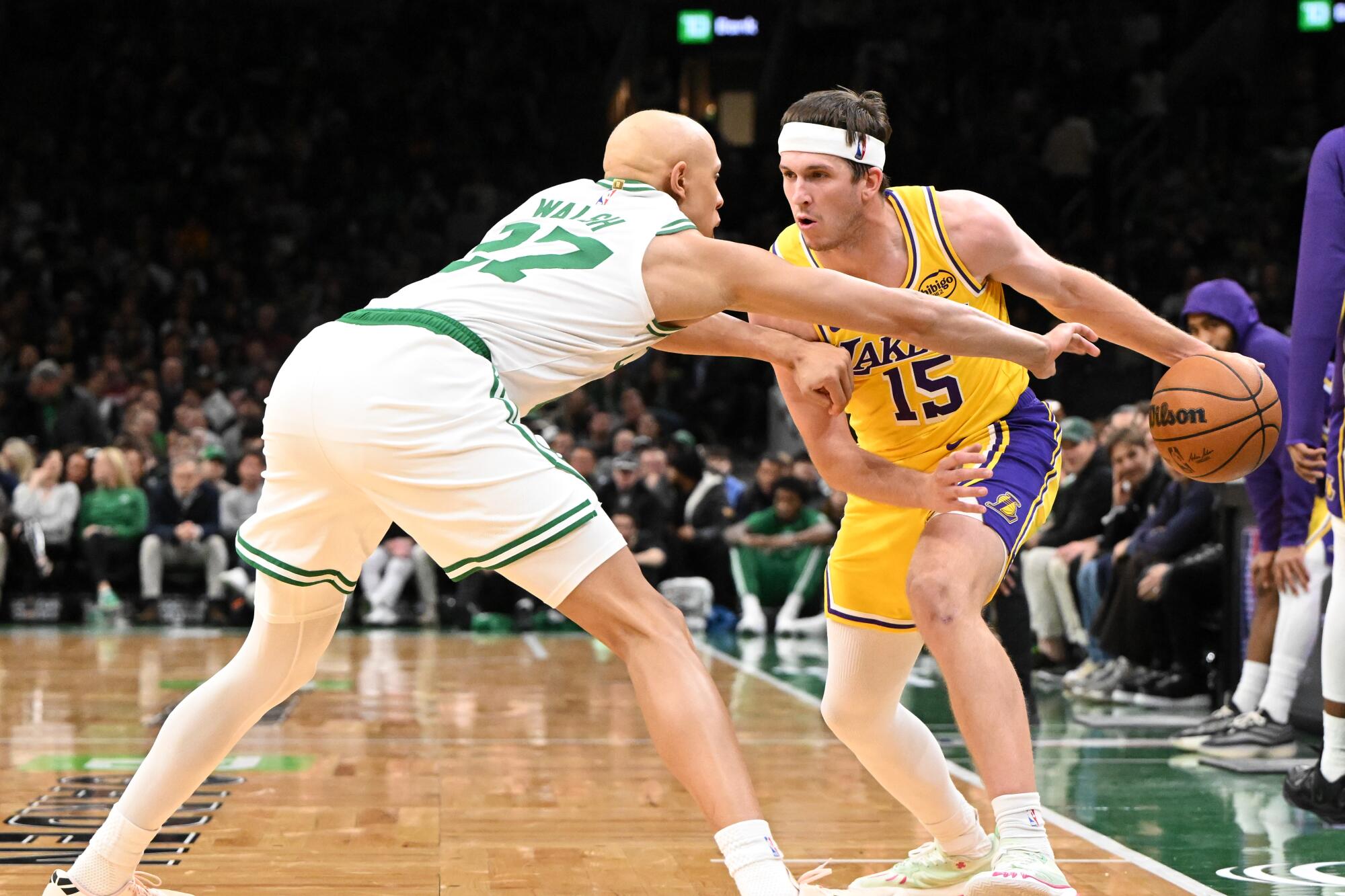Boston exhibe puntería y castiga a unos Lakers sin LeBron ni Doncic, 105-126