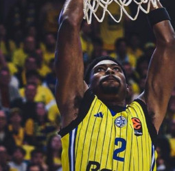 Maccabi celebra su regreso a casa con victoria ante ASVEL, 92-84