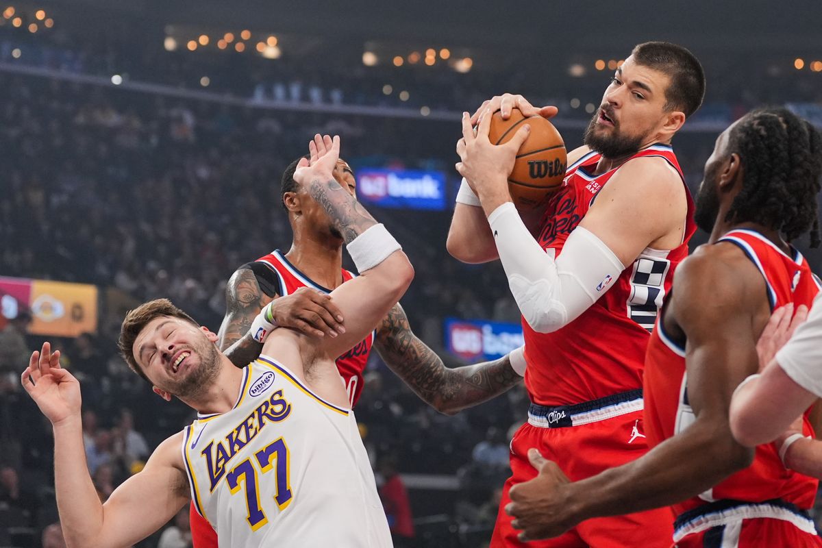 Kawhi marca el territorio en Inglewood y los Clippers frenan a unos Lakers mermados, 88-103