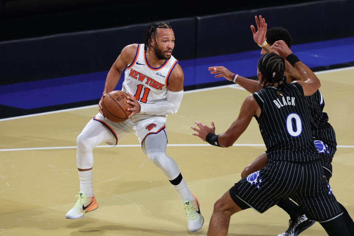 Brunson toma el mando y guía a los Knicks en una noche de resistencia colectiva ante Miami, 125-132