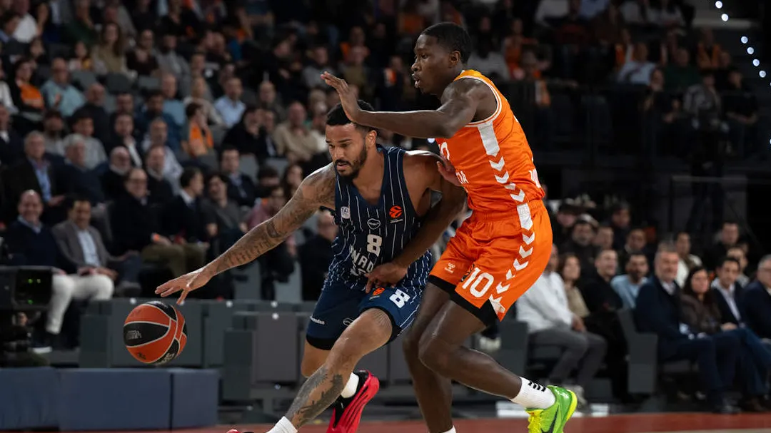Valencia Basket sigue de dulce en la Euroliga tras ganar con cierta holgura al Anadolu Efes (94-82)