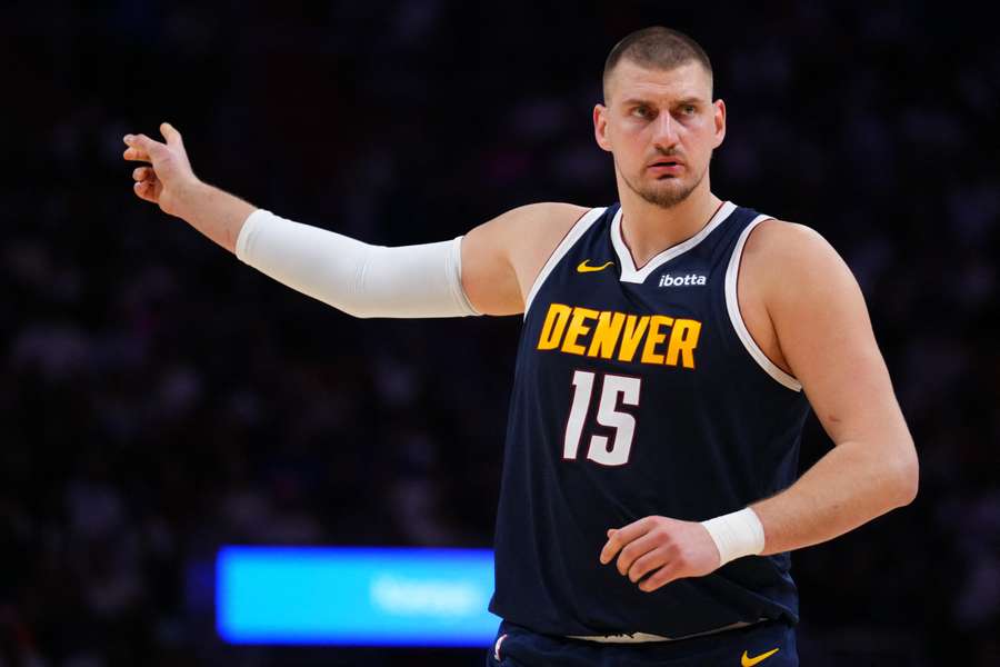 Nikola Jokic estará de baja al menos cuatro semanas por una hiperextensión en la rodilla izquierda