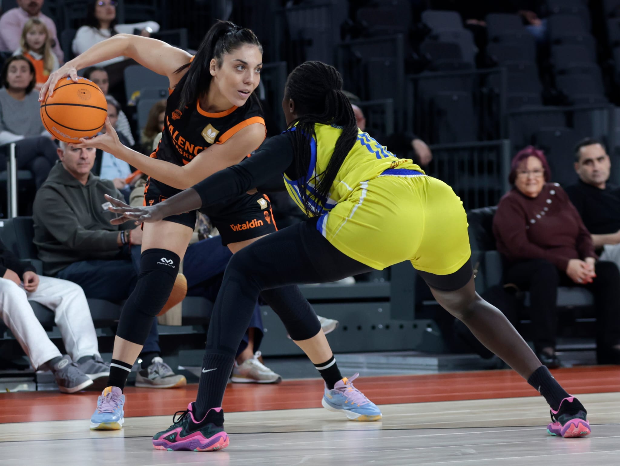 Valencia Basket vence a Gran Canaria en el regreso de Cristina Ouviña (83-66)