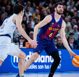 El Barça sigue en estado de gracia y se lleva el derbi ante la Penya (90-80)